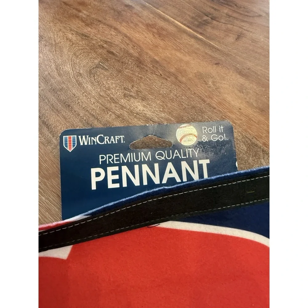 BOSTON RED SOX ROLL UP FELT‎ PREMIUM PENNANT 12